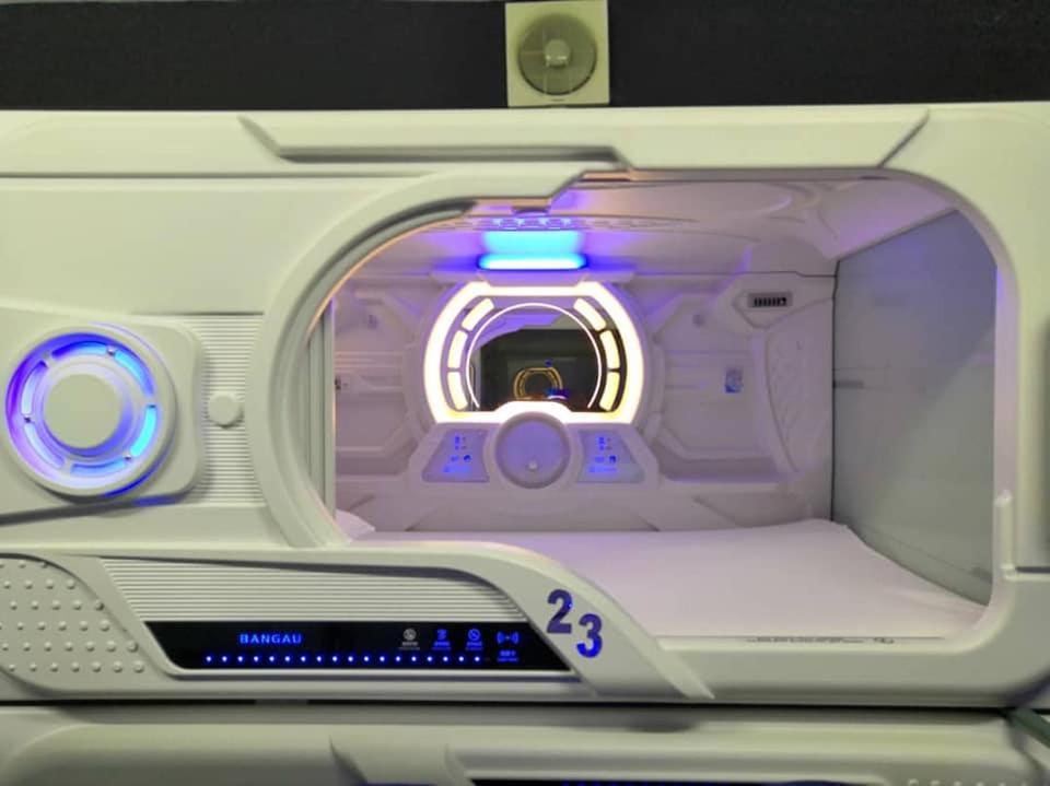 Bangau - Short Term Rest Area Capsule Hotel Σεπάνγκ Εξωτερικό φωτογραφία