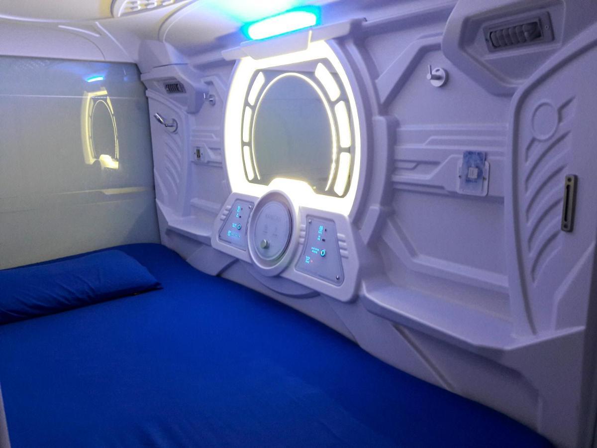 Bangau - Short Term Rest Area Capsule Hotel Σεπάνγκ Εξωτερικό φωτογραφία