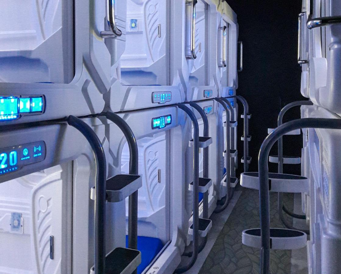Bangau - Short Term Rest Area Capsule Hotel Σεπάνγκ Εξωτερικό φωτογραφία